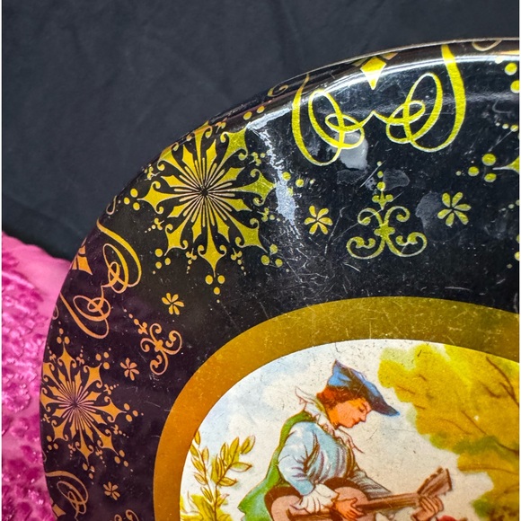 Round Vintage Tin 1950's - Picture 5 of 5